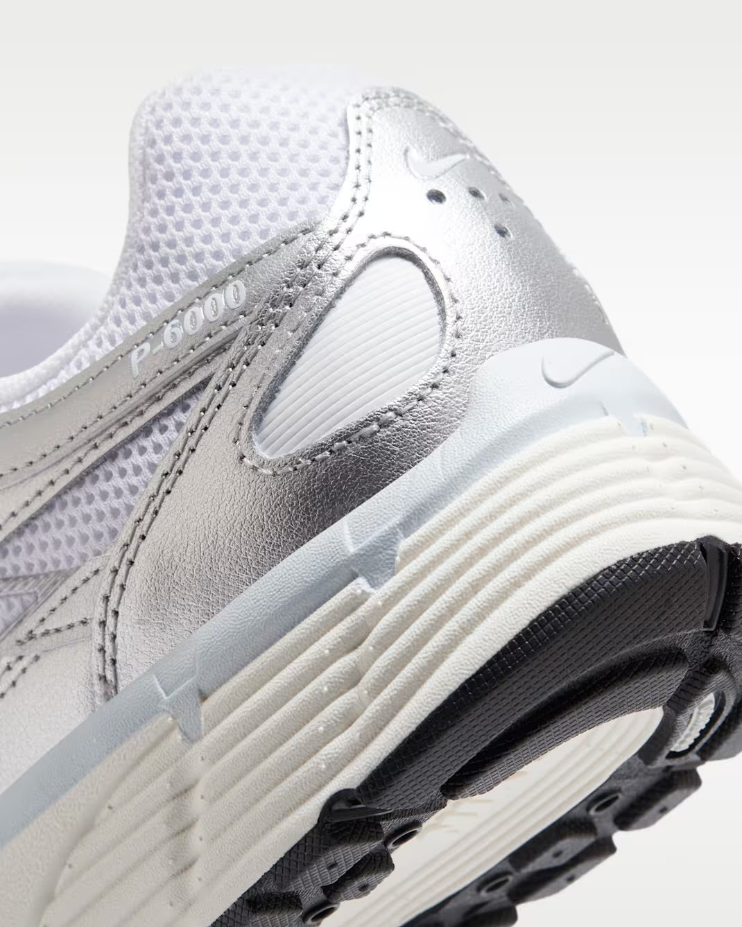 Nike P - 6000 Crystal Silver * - It's Crystalicious®