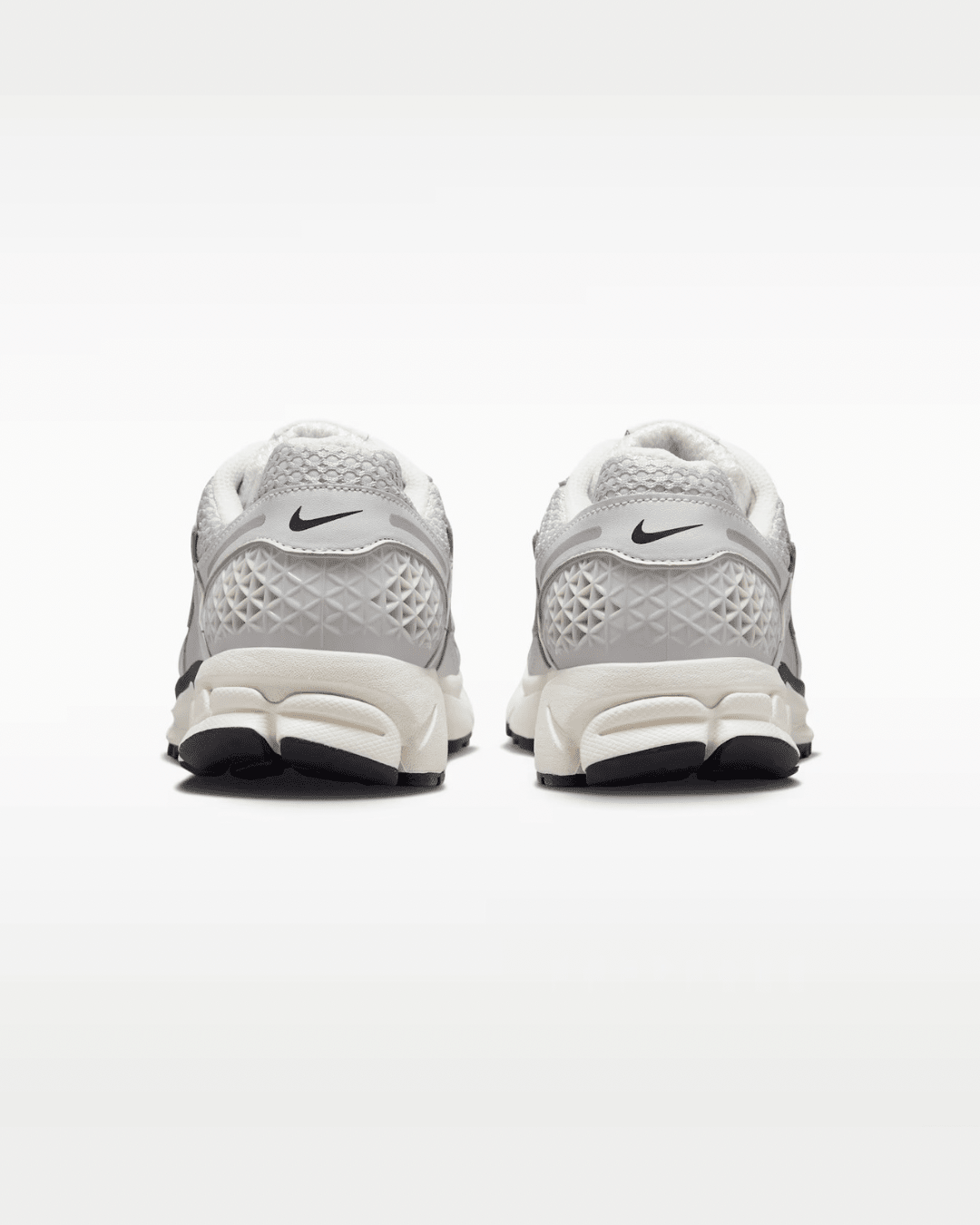 Nike Zoom Vomero 5 - Silver * - It's Crystalicious®