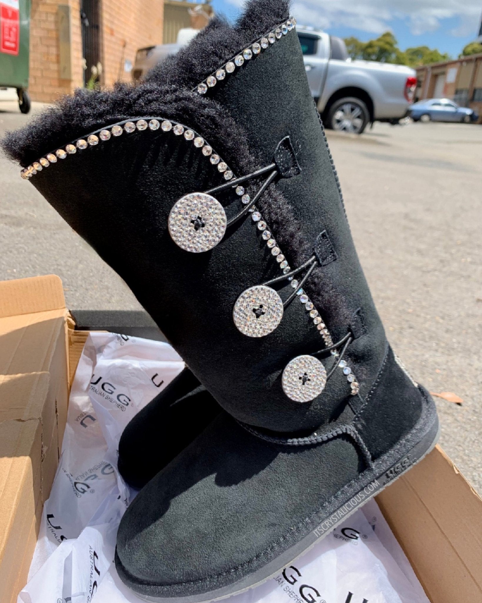 Tall Embellished Genuine Ugg Boots 3 Buttons Outline