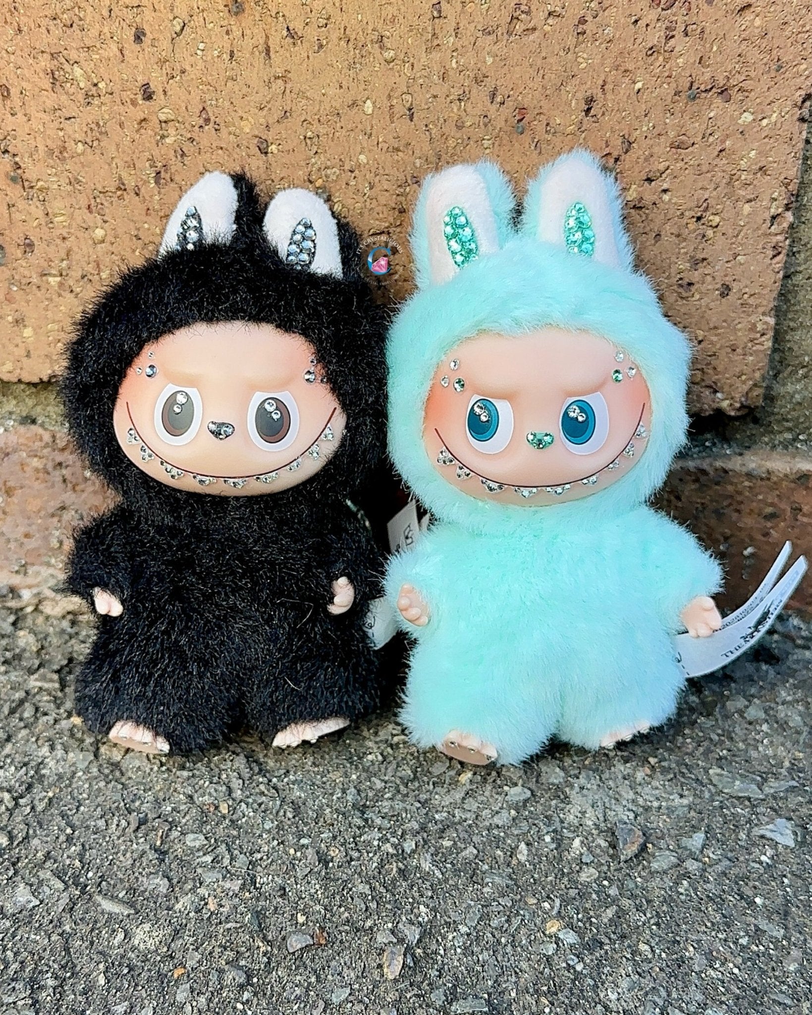 Letter I - Crystal LABUBU THE MONSTERS - Pin For Love * - It's Crystalicious®