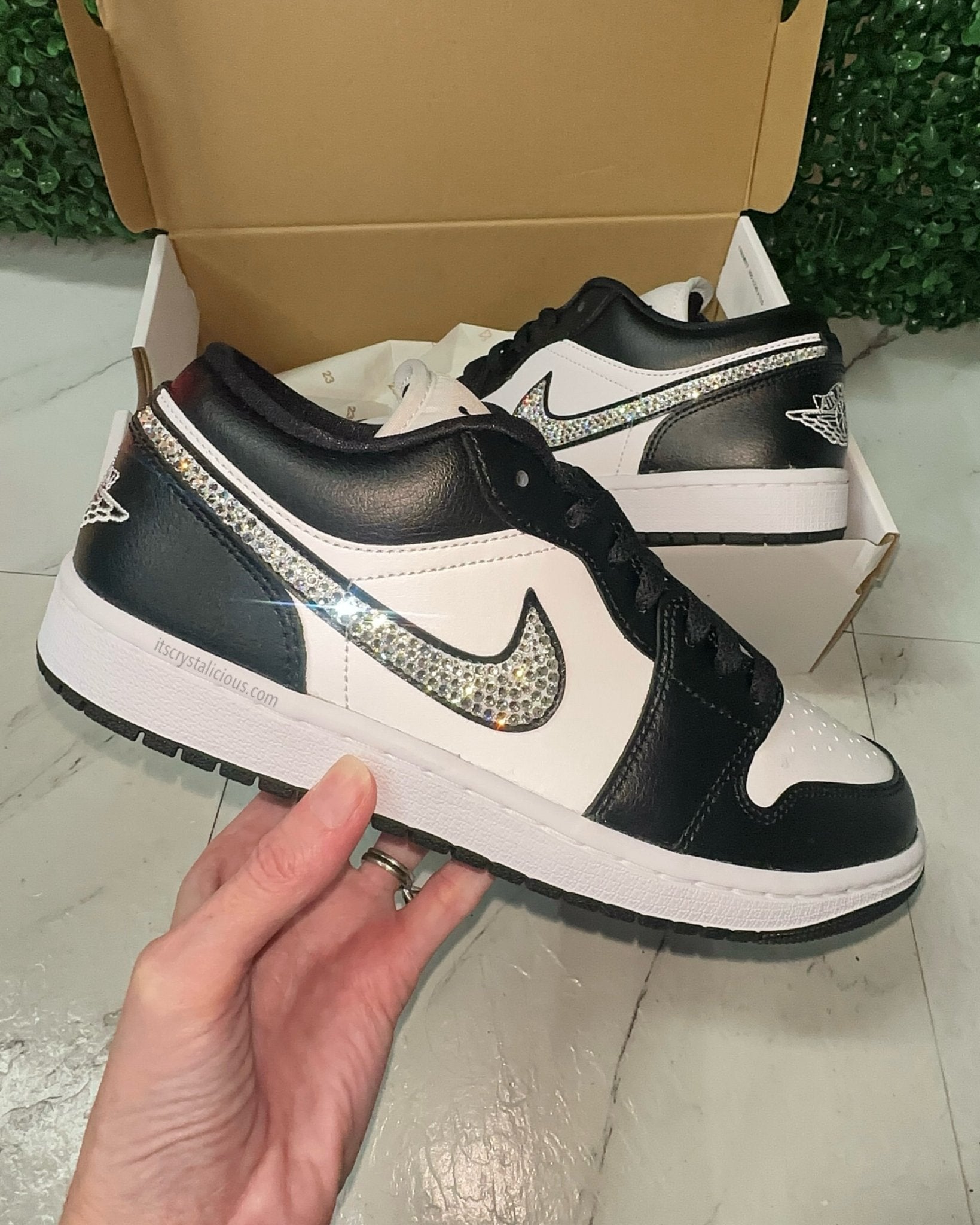 Jordan 1 - Panda - Lows* - It's Crystalicious®